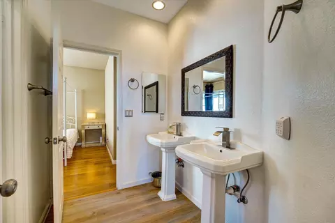 Bath - 30253 Oakbrook Rd, Hayward, CA 94544 photo 8 of 8
