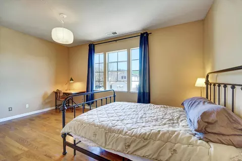 Bedroom - 30253 Oakbrook Rd, Hayward, CA 94544 photo 7 of 11