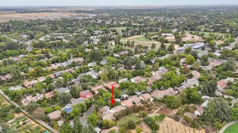 View/Area - 2526 Overhill Ln, Davis, CA 95616 photo 5 of 8