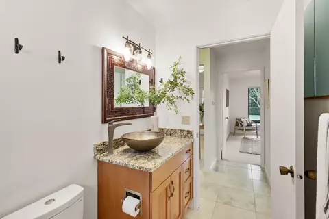 Bath - 2526 Overhill Ln, Davis, CA 95616 photo 3 of 3
