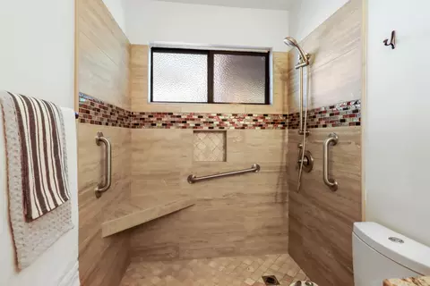 Bath - 2526 Overhill Ln, Davis, CA 95616 photo 2 of 3