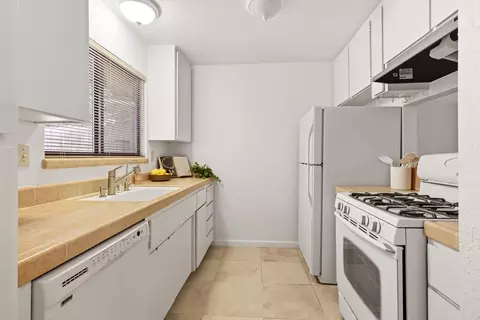 Kitchen - 2526 Overhill Ln, Davis, CA 95616 photo 3 of 6