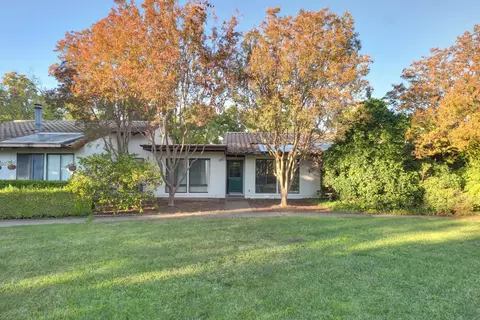 2526 Overhill Ln, Davis, CA 95616