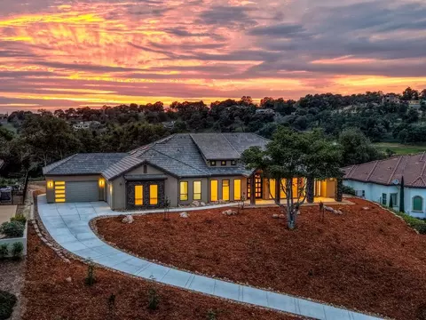 634 Lakeridge Dr, Auburn, CA 95603