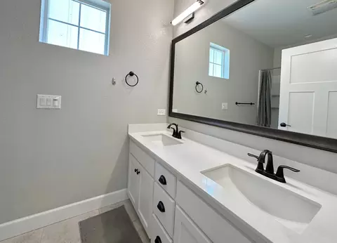 Bath - 1952 Cannery Loop, Davis, CA 95616 photo 5 of 5