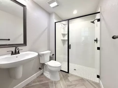 Bath - 1952 Cannery Loop, Davis, CA 95616 photo 1 of 5