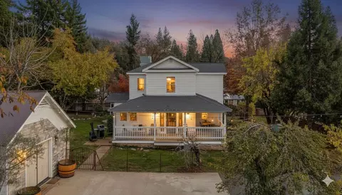Exterior - 433 E Highway 4, Murphys, CA 95247 photo 4 of 15