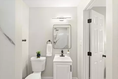 Bath - 5610 Millburn St, Carmichael, CA 95608 photo 5 of 5