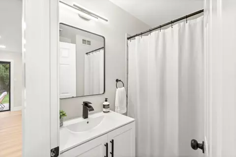 Bath - 5610 Millburn St, Carmichael, CA 95608 photo 1 of 5