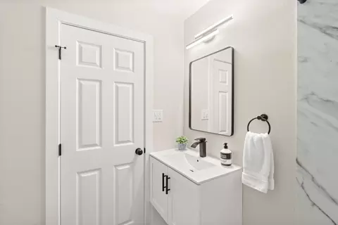 Bath - 5610 Millburn St, Carmichael, CA 95608 photo 3 of 5