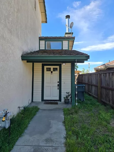 Exterior - 401 Montrose Ct, Modesto, CA 95355 photo 2 of 4