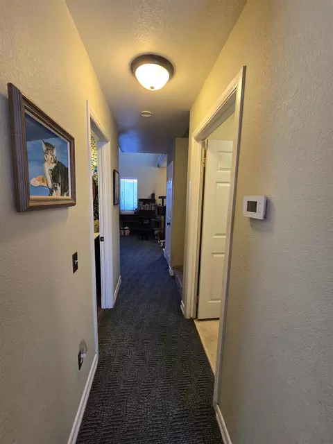 Entry Way - 401 Montrose Ct, Modesto, CA 95355 photo 1 of 3