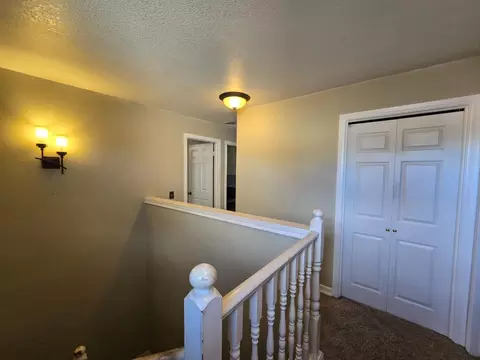 Entry Way - 401 Montrose Ct, Modesto, CA 95355 photo 2 of 3