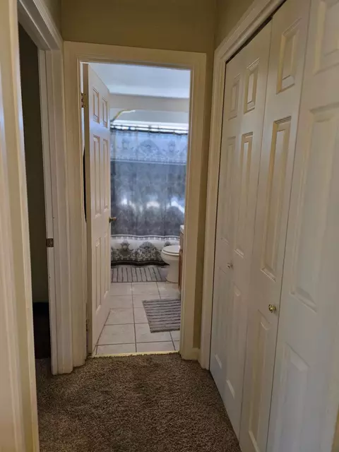 Entry Way - 401 Montrose Ct, Modesto, CA 95355 photo 3 of 3