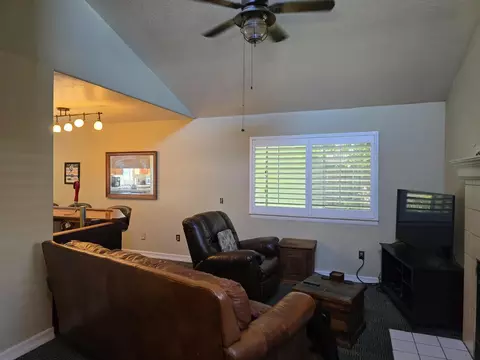 Living - 401 Montrose Ct, Modesto, CA 95355 photo 2 of 2