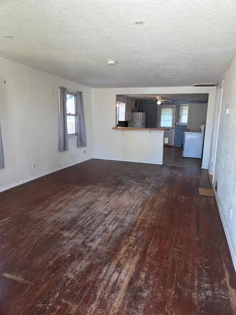 Living - 133 5th St, Galt, CA 95632 photo 1 of 2
