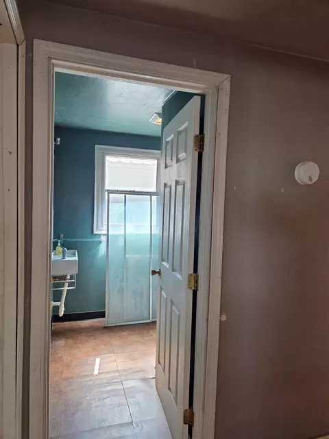 Bath - 133 5th St, Galt, CA 95632 photo 1 of 3