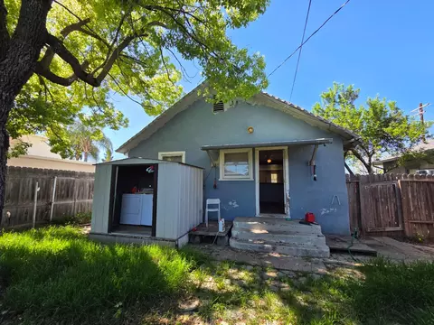 Exterior - 133 5th St, Galt, CA 95632 photo 5 of 11