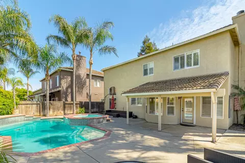 Exterior - 3701 Amestoy Ct, Modesto, CA 95355 photo 5 of 6
