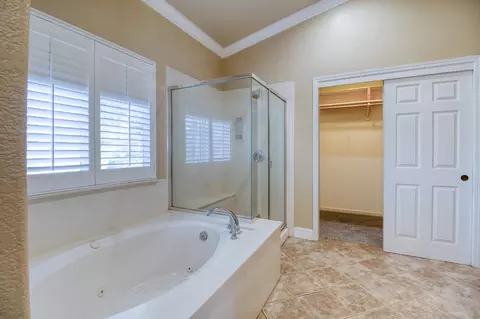 Bath - 3701 Amestoy Ct, Modesto, CA 95355 photo 3 of 4