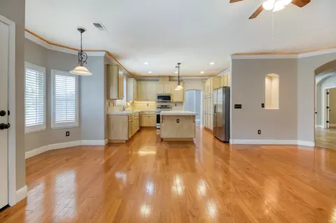Living - 3701 Amestoy Ct, Modesto, CA 95355 photo 7 of 8