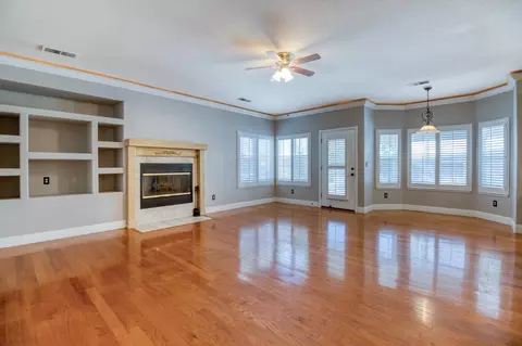 Living - 3701 Amestoy Ct, Modesto, CA 95355 photo 4 of 8