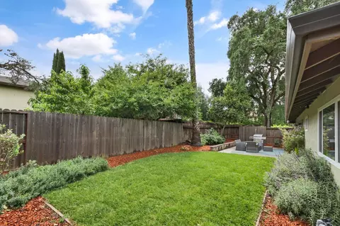Exterior - 3948 Cowell Blvd, Davis, CA 95618 photo 7 of 10
