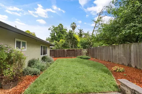 Exterior - 3948 Cowell Blvd, Davis, CA 95618 photo 6 of 10