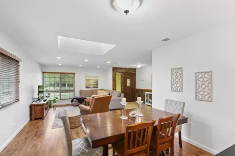 Dining - 3948 Cowell Blvd, Davis, CA 95618 photo 3 of 3