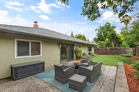 Exterior - 3948 Cowell Blvd, Davis, CA 95618 photo 5 of 10