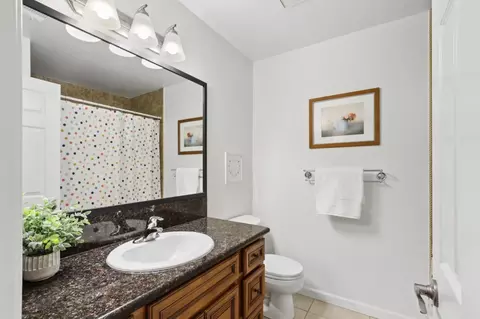 Bath - 3948 Cowell Blvd, Davis, CA 95618 photo 3 of 4
