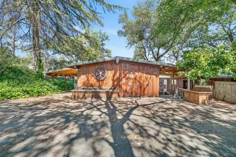 305 Riverview Dr, Auburn, CA 95603
