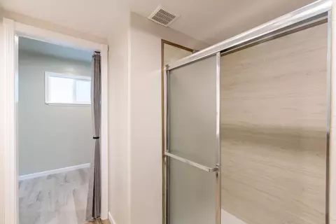 Bath - 9375 Cherry Ave, Orangevale, CA 95662 photo 2 of 7