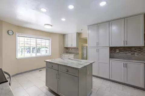 Kitchen - 9375 Cherry Ave, Orangevale, CA 95662 photo 3 of 5