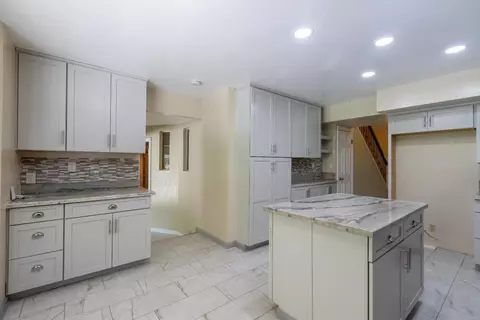 Kitchen - 9375 Cherry Ave, Orangevale, CA 95662 photo 2 of 5