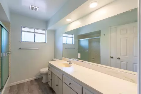 Bath - 9375 Cherry Ave, Orangevale, CA 95662 photo 7 of 7