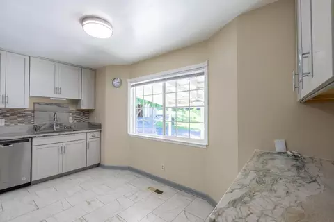 Kitchen - 9375 Cherry Ave, Orangevale, CA 95662 photo 4 of 5