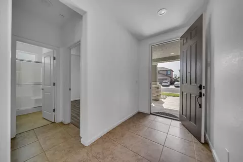 Entry Way - 4637 Zoe Ave, Keyes, CA 95328 photo 2 of 10