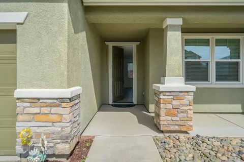 Entry Way - 4637 Zoe Ave, Keyes, CA 95328 photo 1 of 10