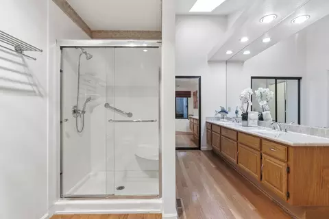 Bath - 1833 Edgebrook Dr #A, Modesto, CA 95354 photo 3 of 4