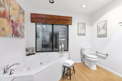 Bath - 1833 Edgebrook Dr #A, Modesto, CA 95354 photo 2 of 4