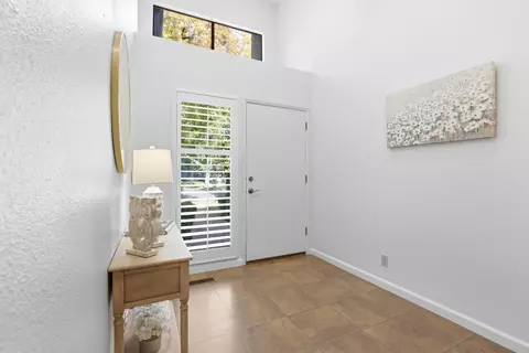 Entry Way - 1833 Edgebrook Dr #A, Modesto, CA 95354 photo 2 of 3