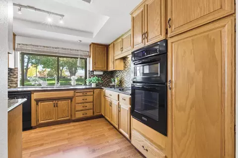 Kitchen - 1833 Edgebrook Dr #A, Modesto, CA 95354 photo 4 of 6