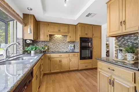 Kitchen - 1833 Edgebrook Dr #A, Modesto, CA 95354 photo 3 of 6