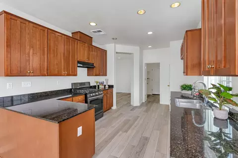 2385 S Rock Creek Dr, Los Banos, CA 93635