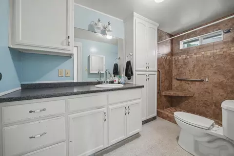 Bath - 594 High St, Sonora, CA 95370 photo 1 of 2