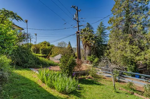 Exterior - 594 High St, Sonora, CA 95370 photo 17 of 26