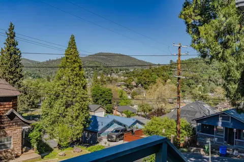 Exterior - 594 High St, Sonora, CA 95370 photo 9 of 26