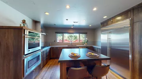 Kitchen - 821 High St, Modesto, CA 95354 photo 3 of 4