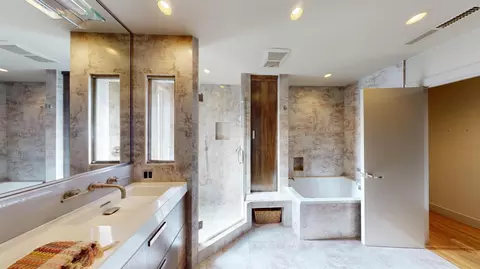Bath - 821 High St, Modesto, CA 95354 photo 2 of 2